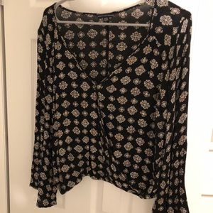 Patterned v neck blouse